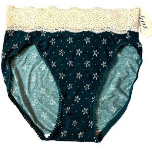 Soma Green and White Snowflake Lace Top High Leg Panty Sz S